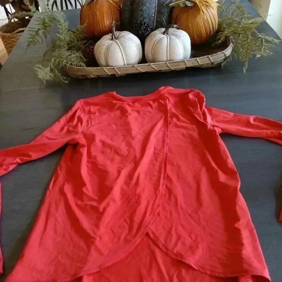 Athleta NWOT Long Sleeve Slit Back - Picture 4 of 4